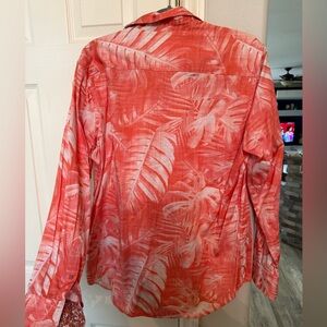 Men’s large Robert Graham dress shirt. Good condition.